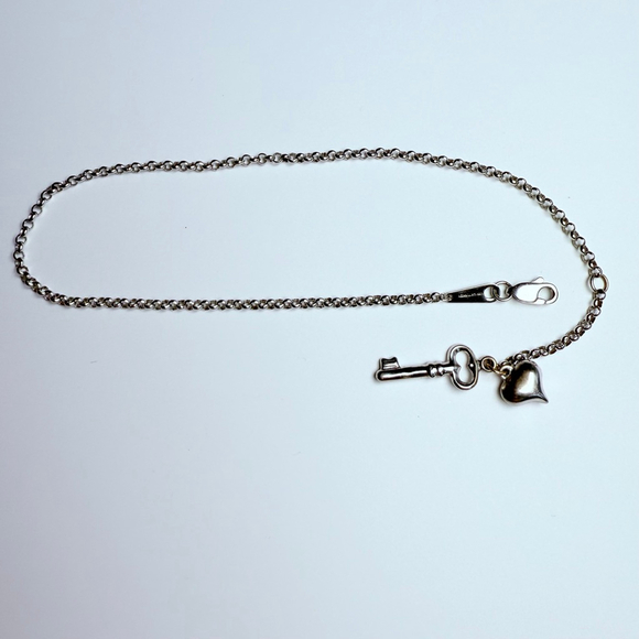 14K Solid White Gold Key & Heart Rolo Link Chain Anklet $925 Jared - Picture 4 of 5